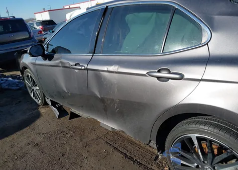 2019 Toyota Camry Xse z USA, uszkodzony, nr VIN 4T1B61HKXKU818717